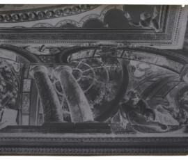 Particolare della decorazione della Sala della Bologna, con protome a testa di lupo.